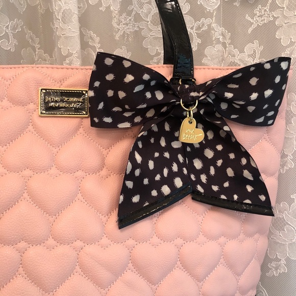 BETSEY JOHNSON *NWOT Quilted Pink/Black Tote Purse - Picture 2 of 9